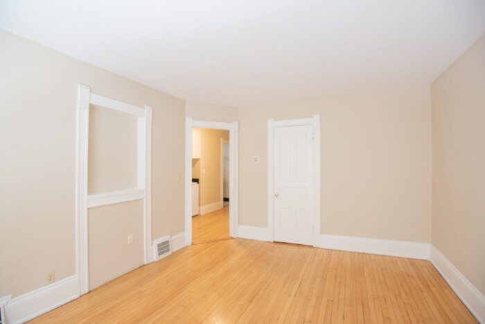 2728A N. Murray, 2 Bedroom, Upper Flat, UWM/Eastside - Image 5