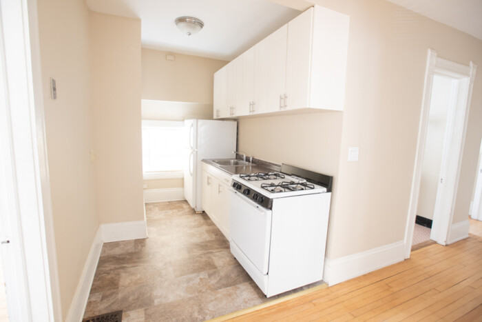 2728A N. Murray, 2 Bedroom, Upper Flat, UWM/Eastside - Image 8