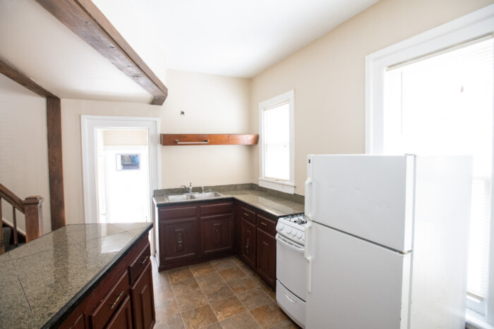 2943 N. Bartlett, 4 Bedroom, 2 Bath Apartment, UWM/Eastside, Heat Included - Image 8