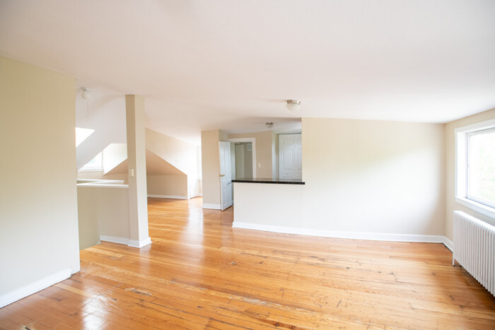 2943 N. Bartlett, 4 Bedroom, 2 Bath Apartment, UWM/Eastside, Heat Included - Image 17