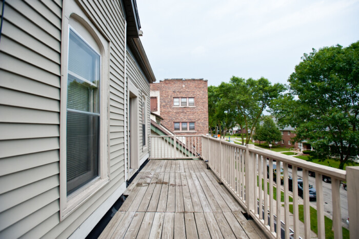 2943 N. Bartlett, 4 Bedroom, 2 Bath Apartment, UWM/Eastside, Heat Included - Image 28