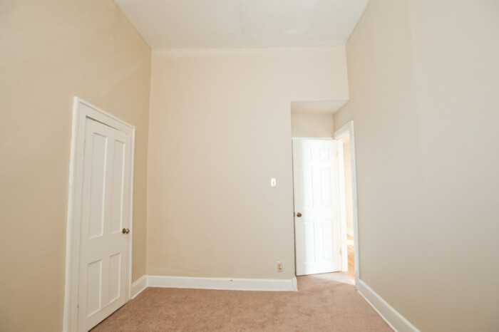 2945 N. Bartlett, 3 BR, Heat, Parking & Electricity Included, UWM/Eastside, $500 OFF FIRST MONTH'S RENT - Image 15