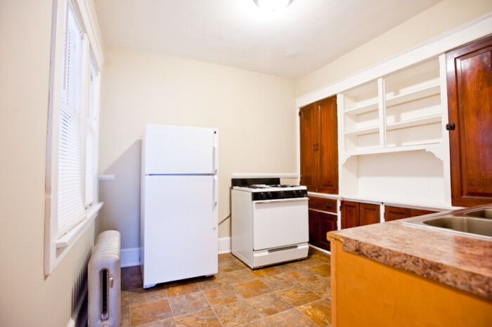 3000 N Oakland, 1 Bedroom Apartment, Heat & Electricity Included, UWM/Eastside - Image 11