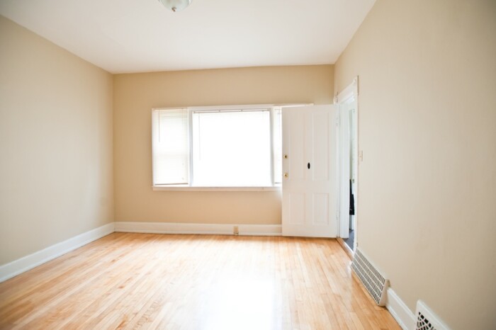 3221 N. Newhall, 2 Bedroom Lower Flat - Image 3