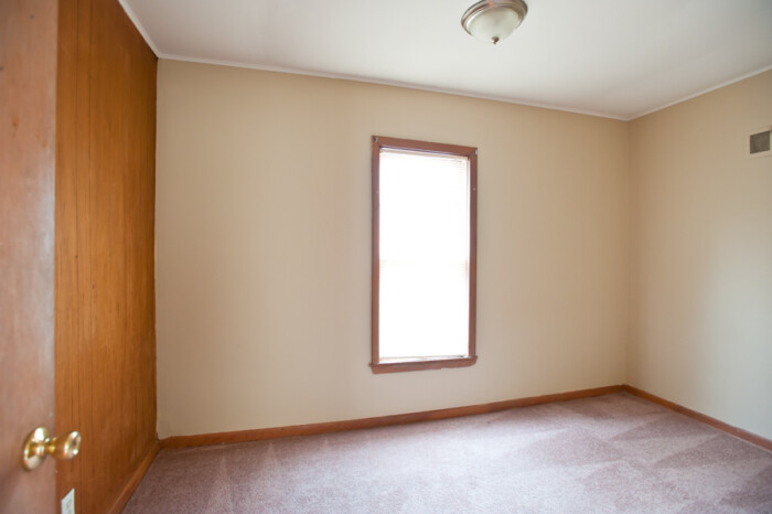 3221A N. Newhall, Upper 2 Bedroom Flat - Image 5