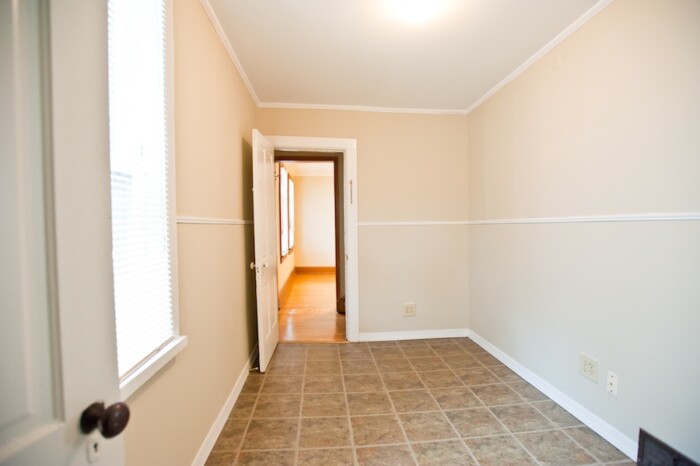 3259 N. Oakland Ave, 4 Bedroom, 2 Bath, Single Family House, Central Air, UWM/Eastside - Image 9