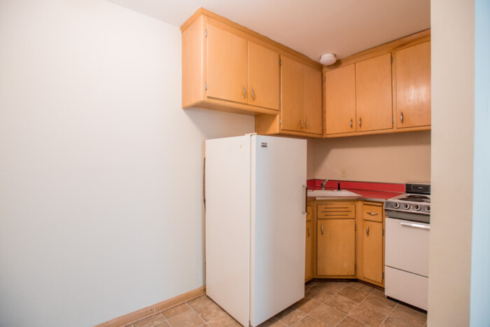 3829 N Humboldt Apt. 7, 1 BR, Heat Included, HWF, $300 OFF FIRST MONTH'S RENT - Image 5