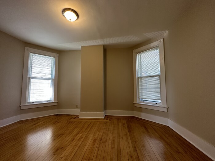 1669 N. Humboldt – 2 Bedroom Apartment, Includes Heat & Electricity - Image 9