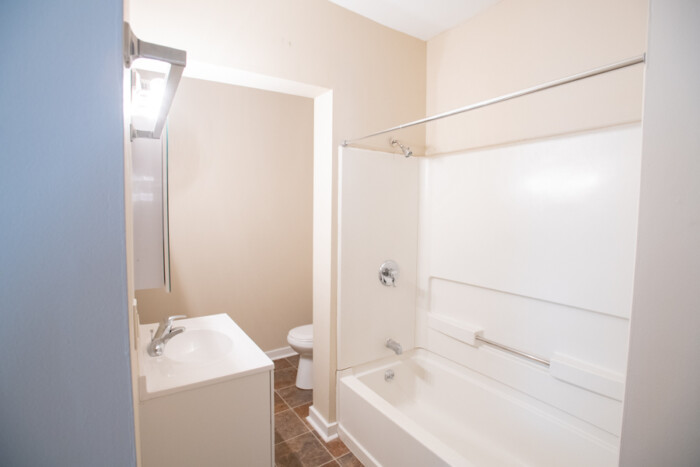 829 E Clarke, 1 Bedroom (2F) - Image 9