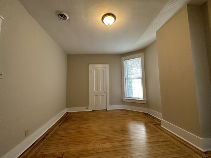 1669 N. Humboldt – 2 Bedroom Apartment, Includes Heat & Electricity - Image 10