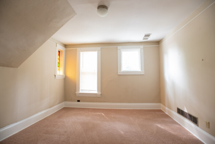 1704 E Bradford 2 Bedroom – Third Floor Flat - Image 7