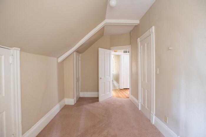 1704 E Bradford 2 Bedroom – Third Floor Flat - Image 12