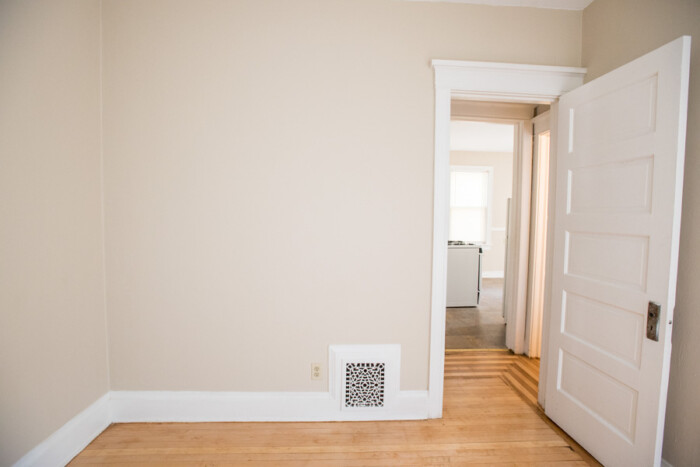 2724 N. Murray, 2 Bedroom Flat Available 7/1/24 or 8/1/24 - Image 12