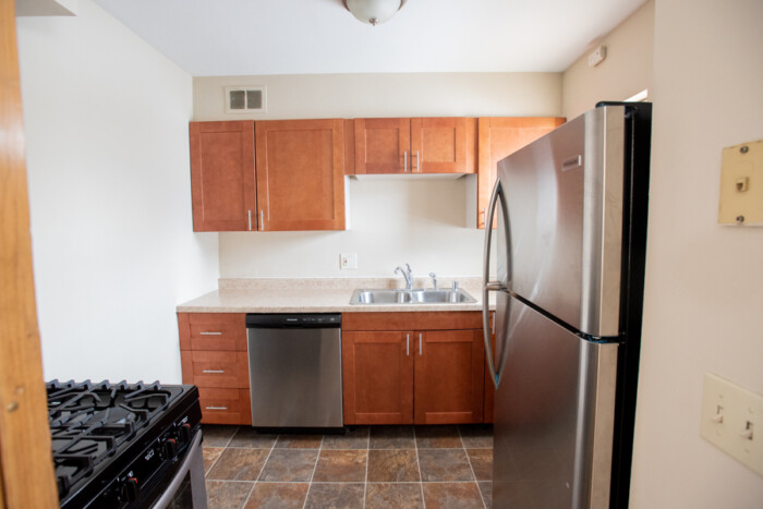 1323 E. Colorado Apt. 4, 2 BR, HWF,  With Stainless Appliances and Dishwasher, Bayview  $500 OFF FIRST MONTH'S RENT - Image 7