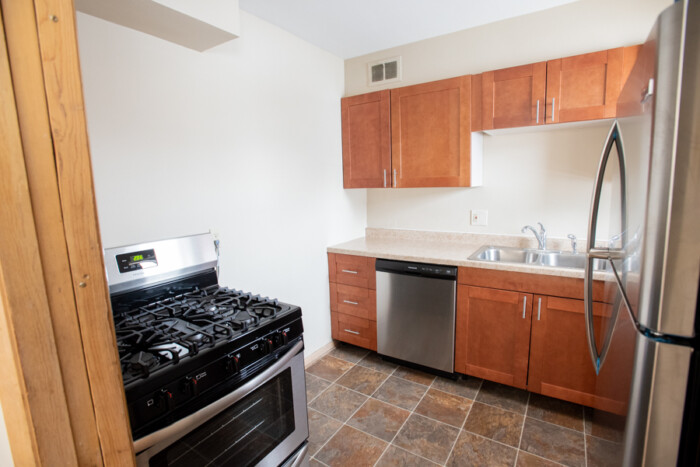 1323 E. Colorado Apt. 4, 2 BR, HWF,  With Stainless Appliances and Dishwasher, Bayview - Image 6