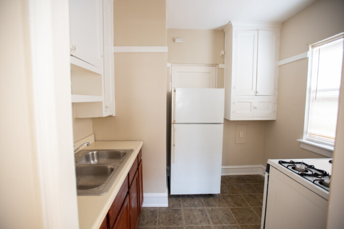 1720 E. Newton Apt. 8,  1 Bedroom Apartment, Heat Included, Shorewood/UWM/Eastside - Image 9