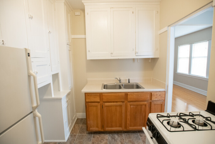 1720 E. Newton Apt. 3,  1 Bedroom Apartment, Heat Included, Shorewood/UWM/Eastside - Image 11