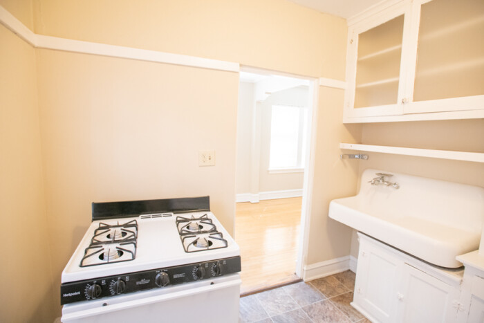 1720 E. Newton Apt. 4,  1 Bedroom Apartment, Heat Included, Shorewood/UWM/Eastside - Image 12