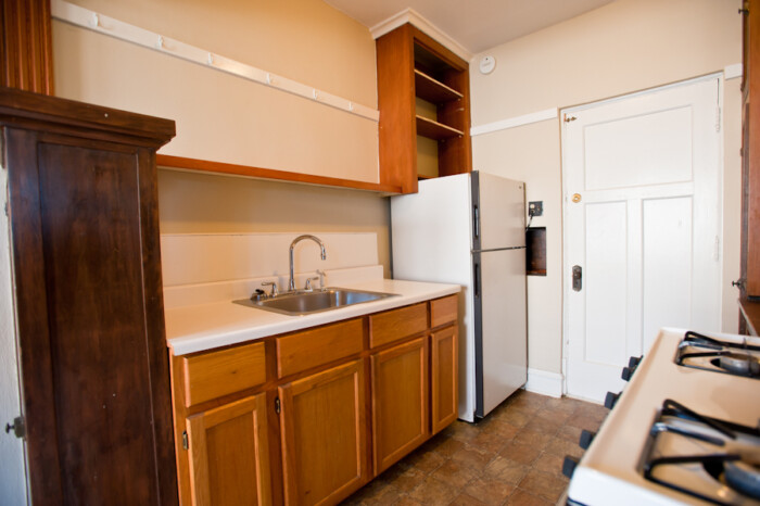 1720 E. Newton Apt. 9, 2 Bedroom Apartment, Heat Included, Shorewood/UWM/Eastside - Image 8