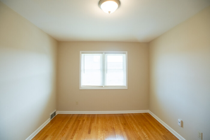 1327 E. Colorado, 1 Bedroom Apartment, Apt 7 - Image 9