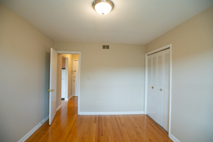 1327 E. Colorado, 1 Bedroom Apartment, Apt 7 - Image 11